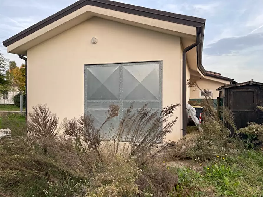 Immagine 18 di Casa bifamiliare in vendita  a Campolongo Maggiore