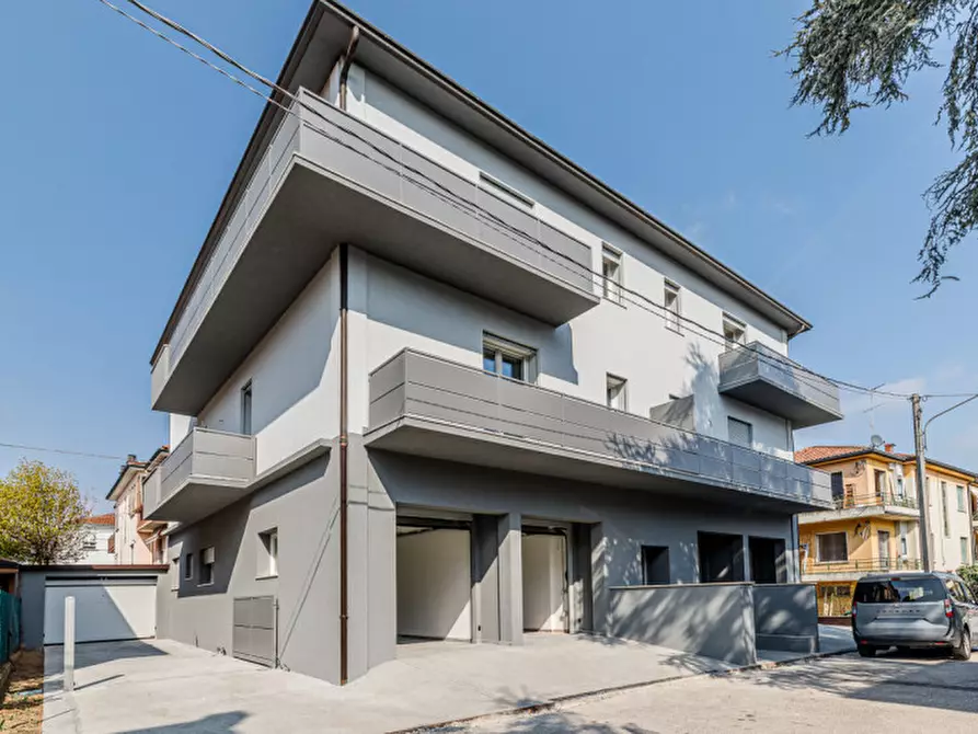 Immagine 29 di Appartamento in vendita  in Via Valle 35 a Vicenza