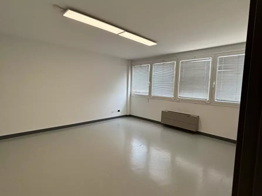 Immagine 2 di Ufficio in affitto  in via del santo a Limena