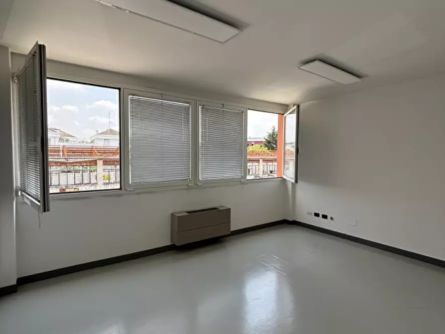 Immagine 4 di Ufficio in affitto  in via del santo a Limena