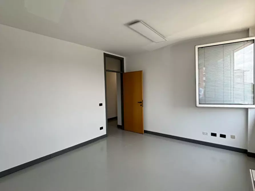 Immagine 16 di Ufficio in affitto  in via del santo a Limena