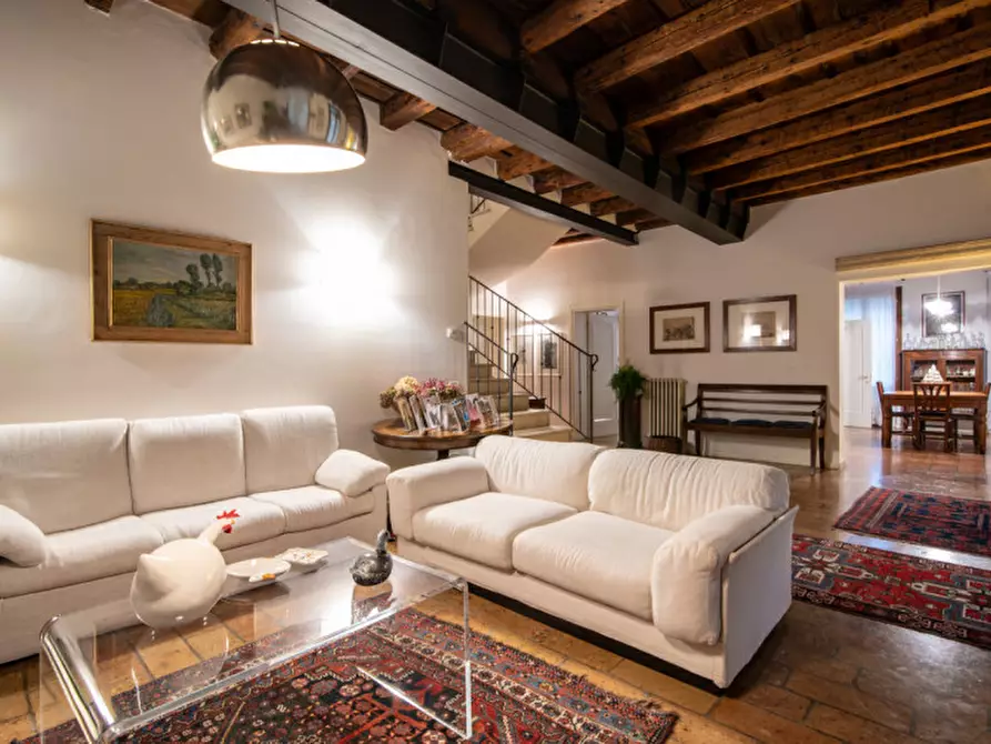 Immagine 1 di Casa bifamiliare in vendita  a Due Carrare