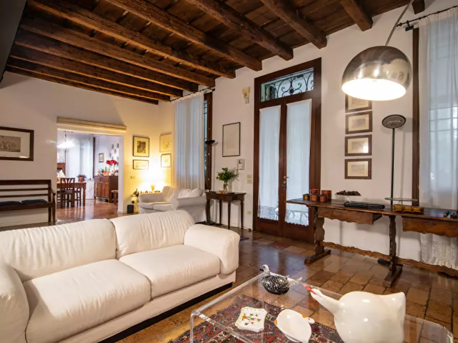 Immagine 2 di Casa bifamiliare in vendita  a Due Carrare