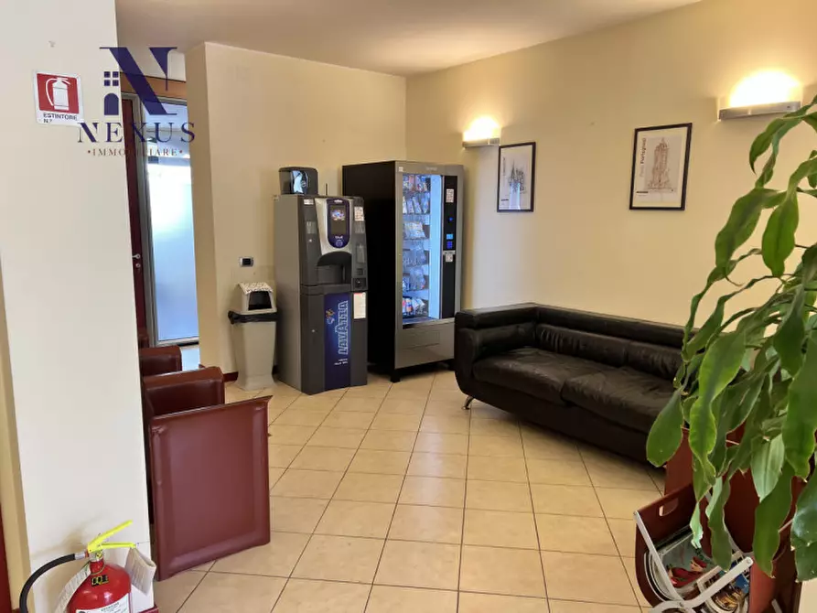 Immagine 4 di Ufficio in affitto  in Via Roma a Fano