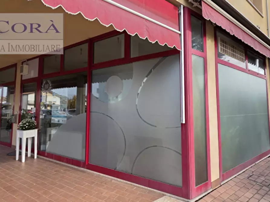 Immagine 2 di Negozio in vendita  a Veggiano