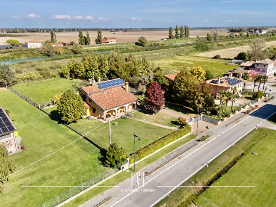 Immagine 3 di Villa in vendita  in Via Località Sant'Elena 33 a Torre Di Mosto