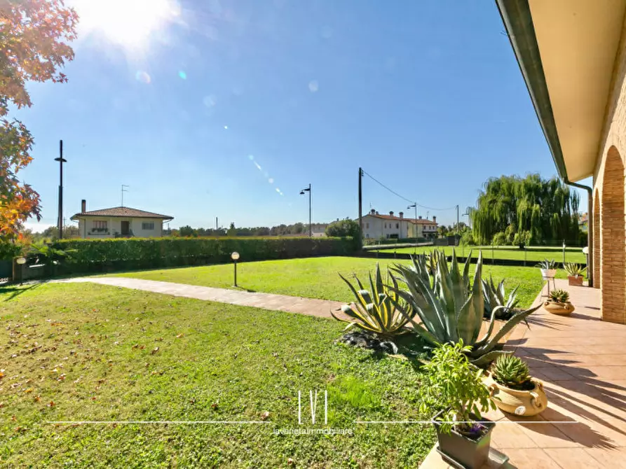 Immagine 11 di Villa in vendita  in Via Località Sant'Elena 33 a Torre Di Mosto