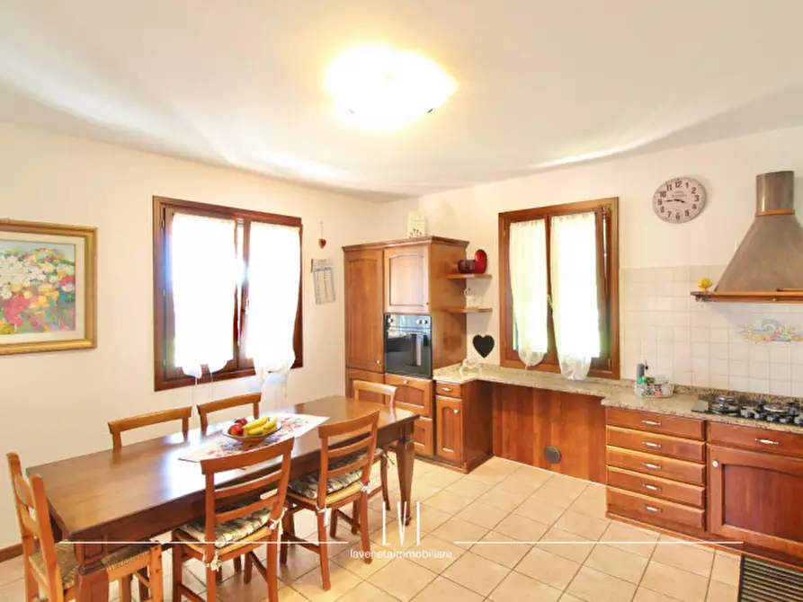 Immagine 25 di Villa in vendita  in Via Località Sant'Elena 33 a Torre Di Mosto