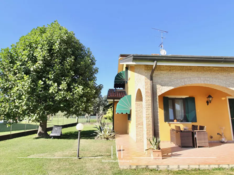 Immagine 44 di Villa in vendita  in Via Località Sant'Elena 33 a Torre Di Mosto