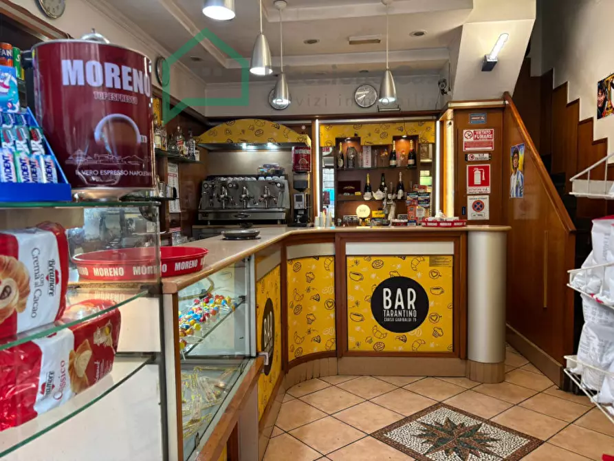 Immagine 15 di Attività commerciale in vendita  in corso garibaldi, 79 a Napoli