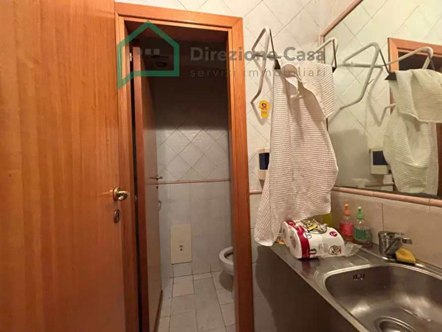 Immagine 25 di Attività commerciale in vendita  in corso garibaldi, 79 a Napoli