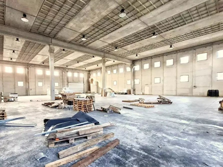 Immagine 2 di Capannone industriale in vendita  in Via Alessandro Volta, 2, 26020 Cappella Cantone CR, Italia a Cappella Cantone