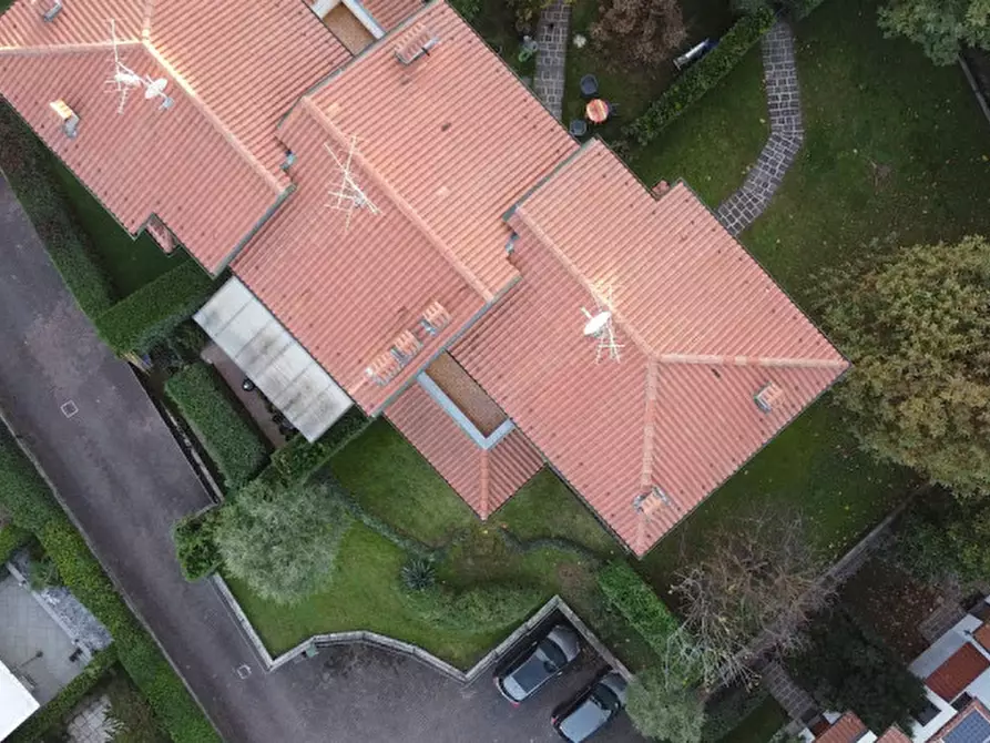 Immagine 2 di Villa in vendita  in Via Pessina 31 a Biassono