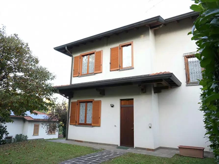 Immagine 5 di Villa in vendita  in Via Pessina 31 a Biassono