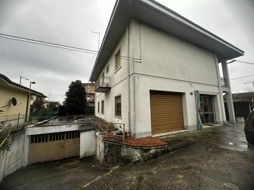 Immagine 16 di Casa indipendente in vendita  in Via Ospedale a Villafranca Di Verona