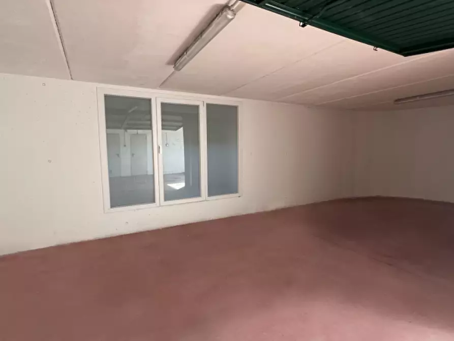Immagine 6 di Magazzino in vendita  a Schio