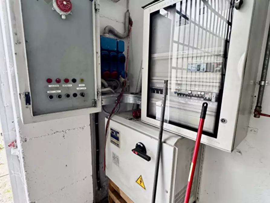 Immagine 10 di Laboratorio in affitto  in Via dell'Industria a Mussolente