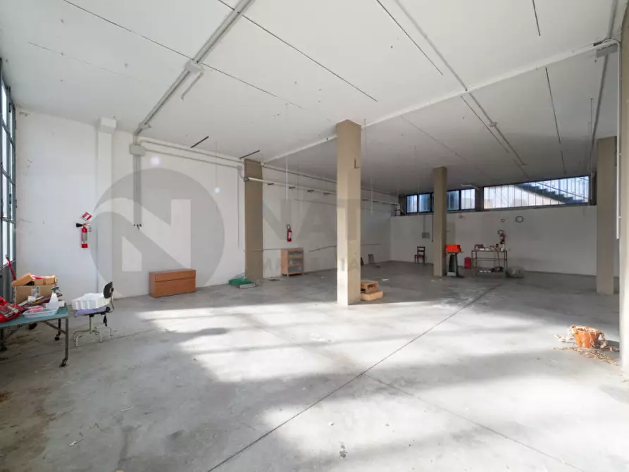 Immagine 9 di Laboratorio in vendita  a Rufina