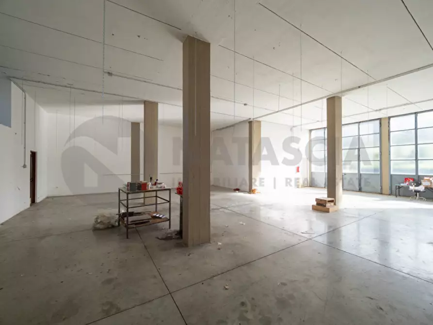 Immagine 11 di Laboratorio in vendita  a Rufina