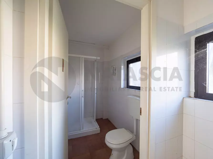 Immagine 15 di Laboratorio in vendita  a Rufina