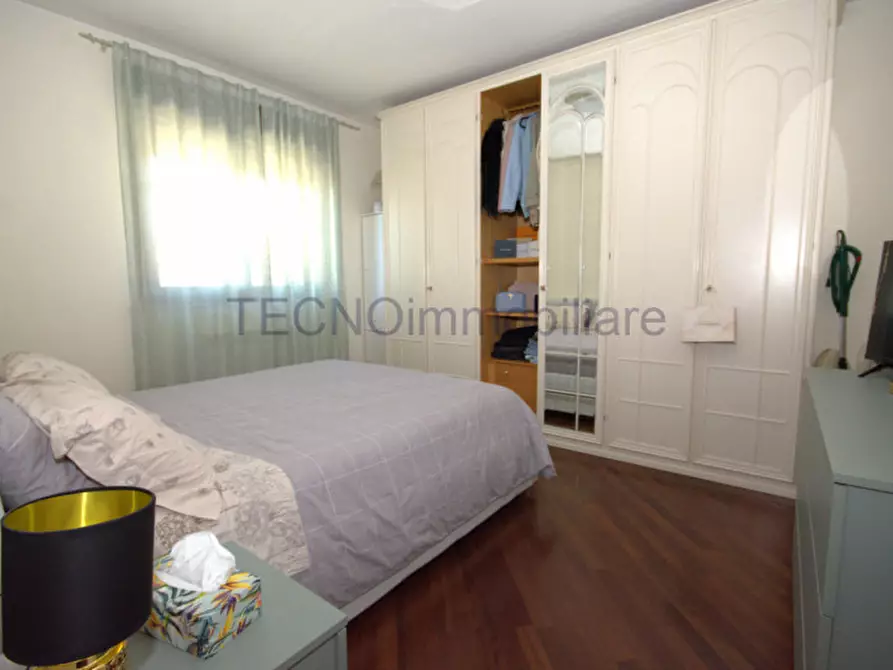 Immagine 10 di Appartamento in vendita  a Corciano