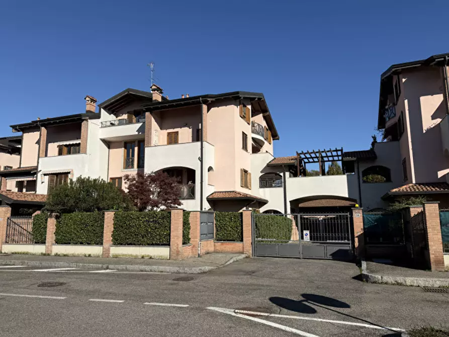 Immagine 1 di Appartamento in vendita  in Via Antonio Gramsci a Gaggiano