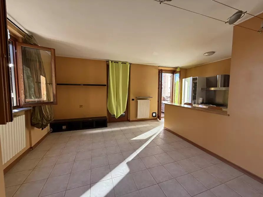 Immagine 9 di Appartamento in vendita  in Via Antonio Gramsci a Gaggiano