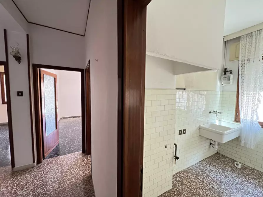 Immagine 11 di Appartamento in vendita  in Via della Repubblica a Chioggia