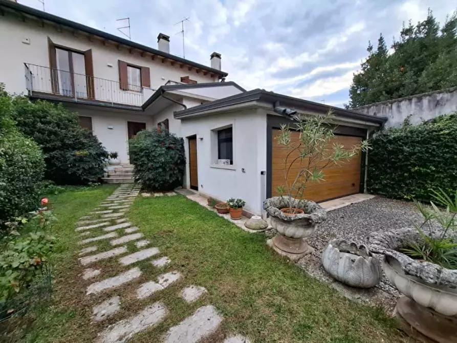 Immagine 2 di Villetta a schiera in vendita  a Verona