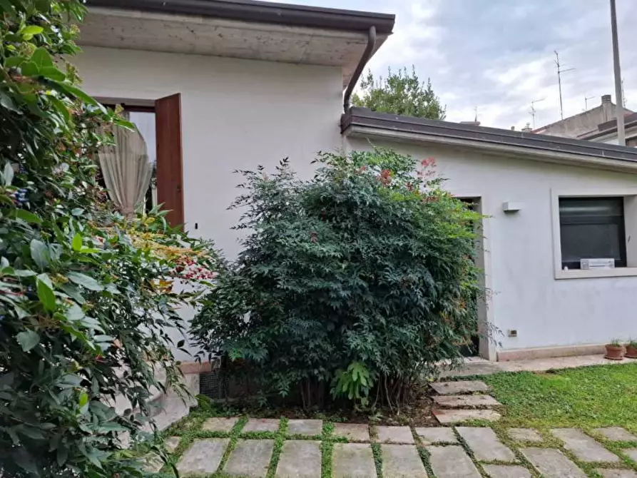 Immagine 8 di Villetta a schiera in vendita  a Verona