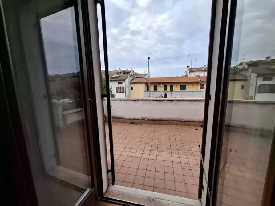 Immagine 26 di Villetta a schiera in vendita  a Verona