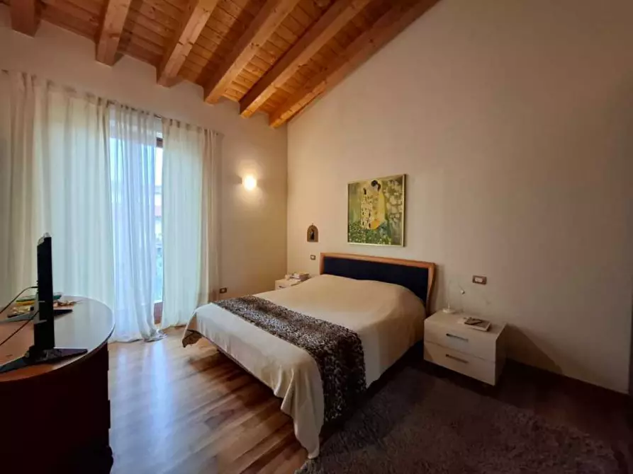 Immagine 30 di Villetta a schiera in vendita  a Verona