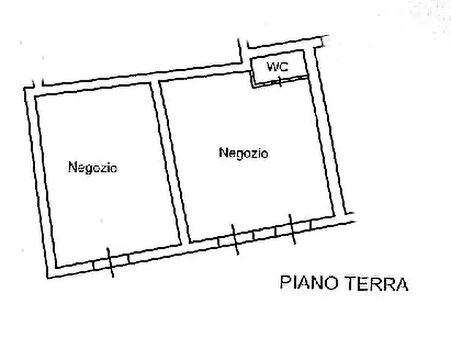 Immagine 10 di Negozio in affitto  in Via Ascanio Grandi 32 a Lecce