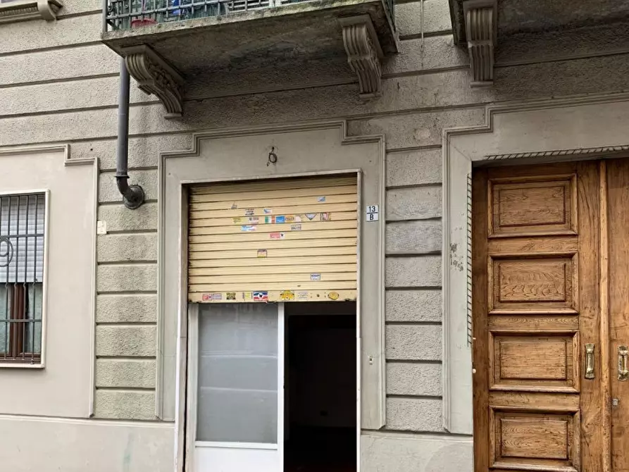 Immagine 1 di Negozio in vendita  in Via Valdieri 13/B a Torino