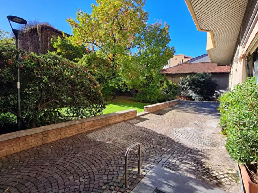 Immagine 3 di Ufficio in affitto  in Via Valenza a Milano