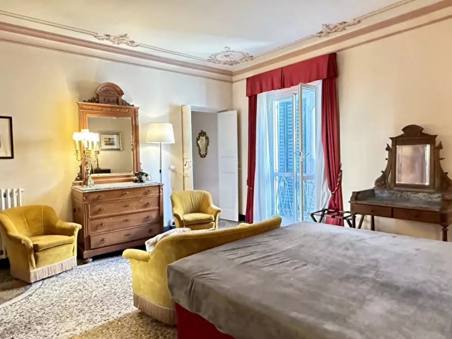 Immagine 5 di Appartamento in vendita  in via della maddalena a Genova