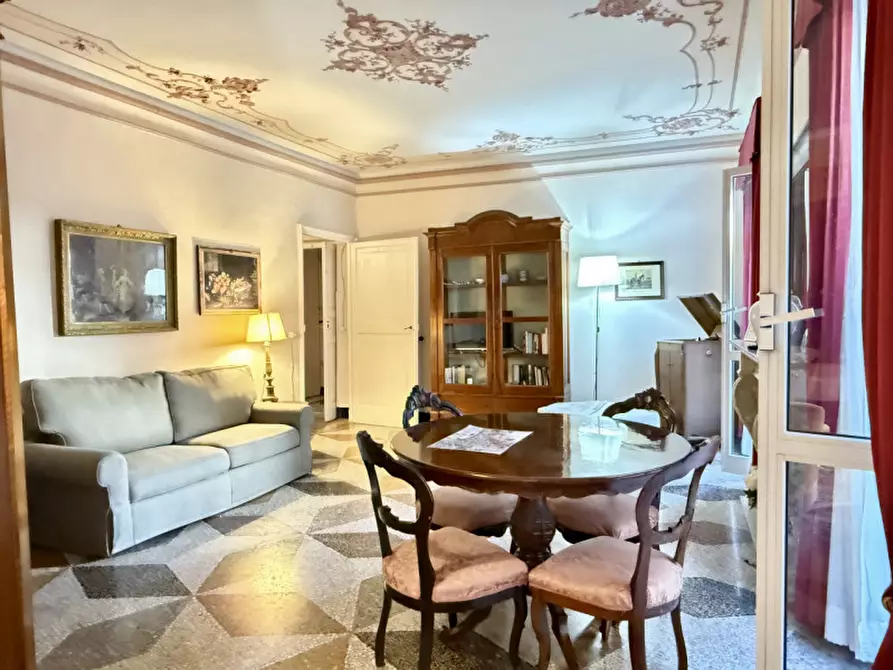 Immagine 6 di Appartamento in vendita  in via della maddalena a Genova