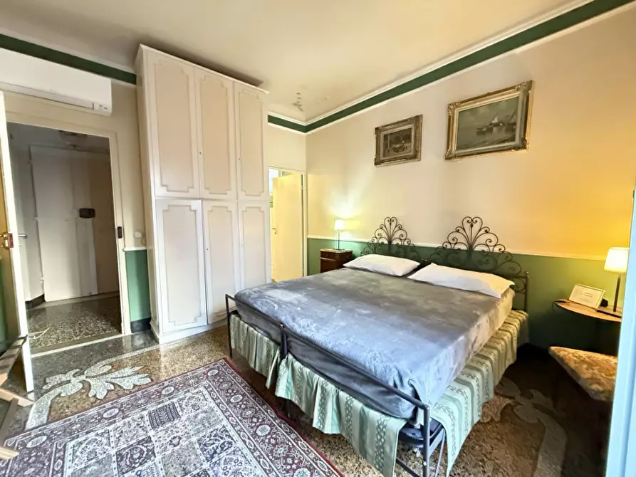 Immagine 14 di Appartamento in vendita  in via della maddalena a Genova