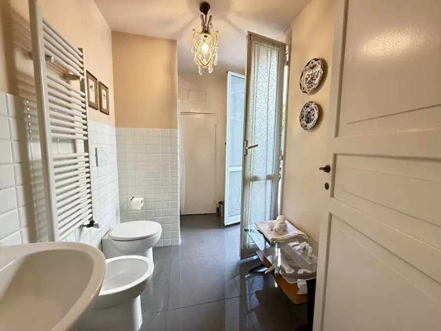 Immagine 18 di Appartamento in vendita  in via della maddalena a Genova