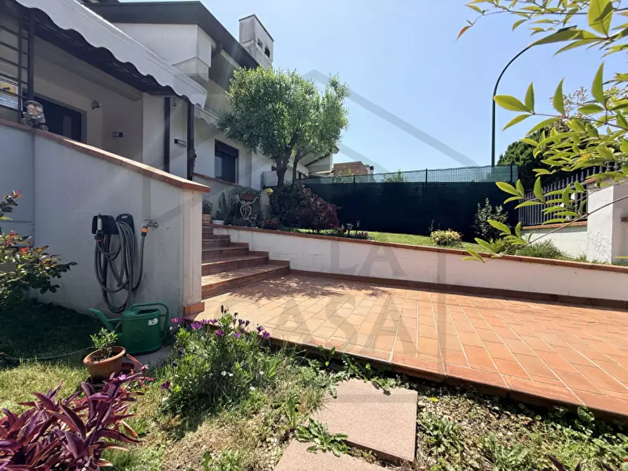 Immagine 2 di Casa bifamiliare in vendita  in Via Enrico Bernardi a Abano Terme