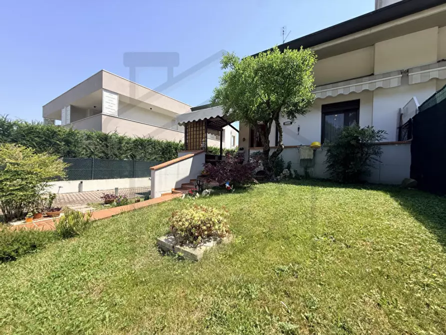 Immagine 28 di Casa bifamiliare in vendita  in Via Enrico Bernardi a Abano Terme
