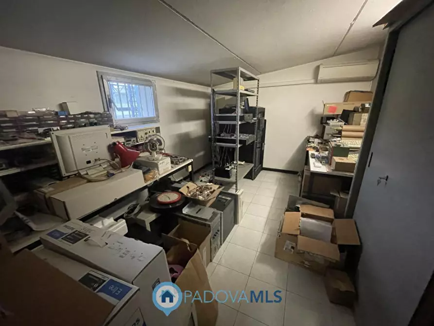 Immagine 10 di Magazzino in vendita  in VIA VISCO a Limena