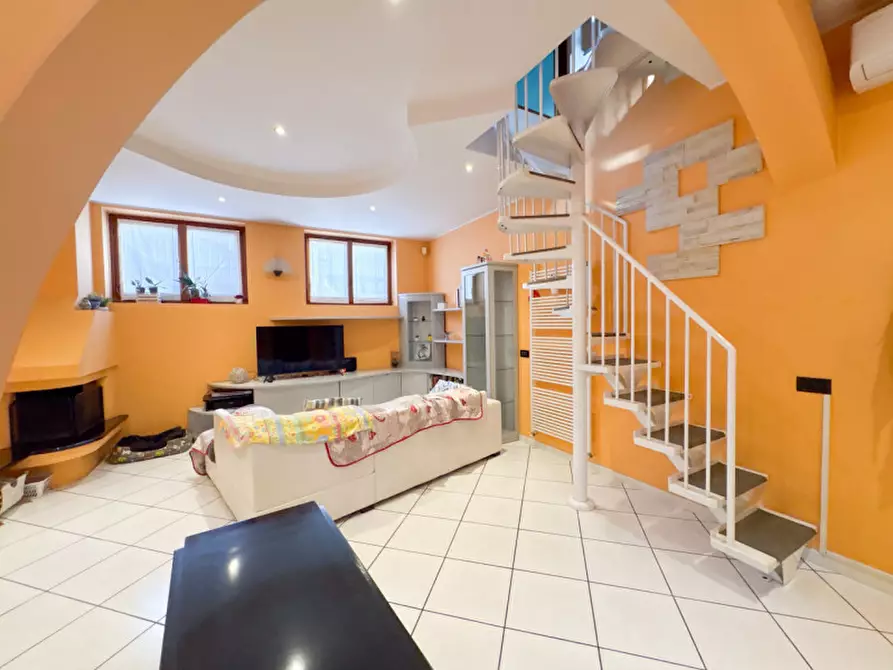 Immagine 2 di Casa indipendente in vendita  in Via Silvio Pellico 4 a Albiate