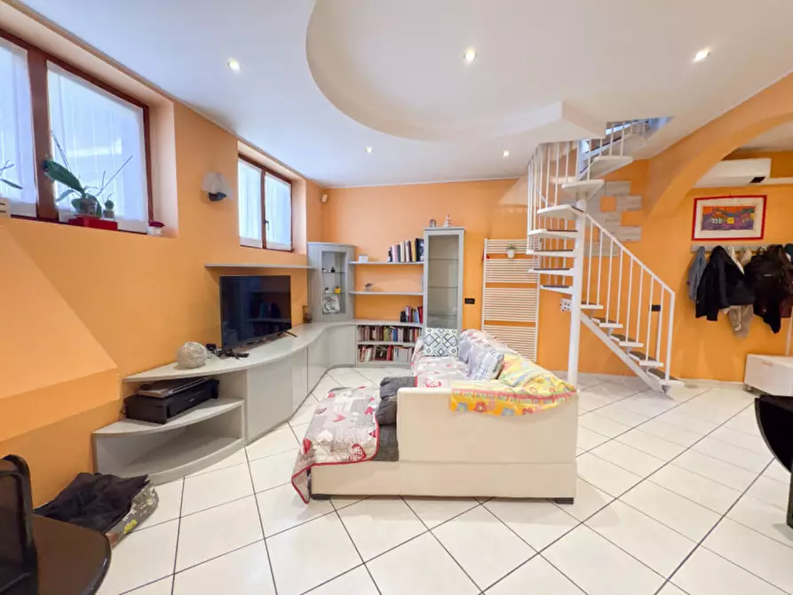 Immagine 3 di Casa indipendente in vendita  in Via Silvio Pellico 4 a Albiate