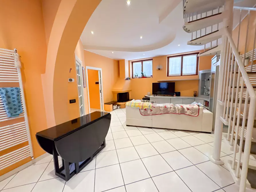 Immagine 4 di Casa indipendente in vendita  in Via Silvio Pellico 4 a Albiate