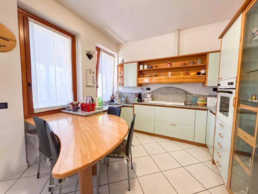 Immagine 11 di Casa indipendente in vendita  in Via Silvio Pellico 4 a Albiate