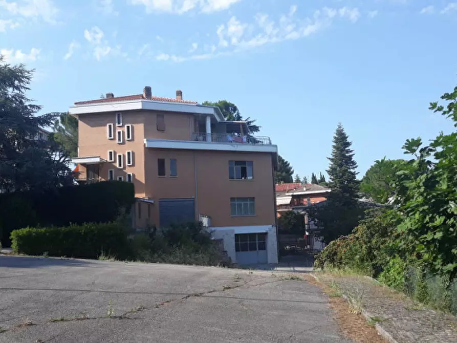 Immagine 6 di Attività commerciale in vendita  in VIA ROMA a Macerata