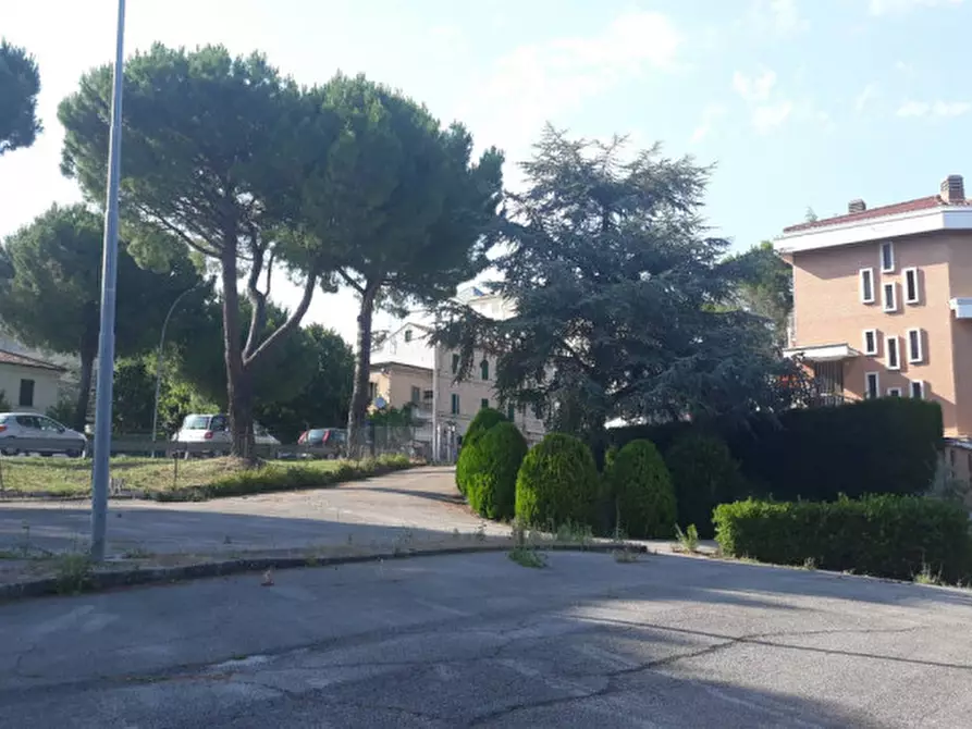 Immagine 8 di Attività commerciale in vendita  in VIA ROMA a Macerata