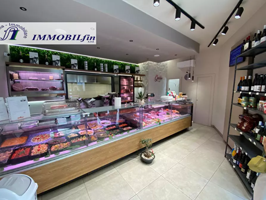 Immagine 1 di Negozio in affitto  in viale europa a Villabate