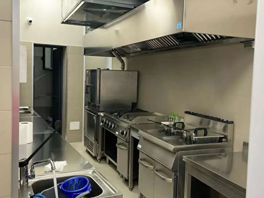 Immagine 9 di Negozio in affitto  in viale europa a Villabate